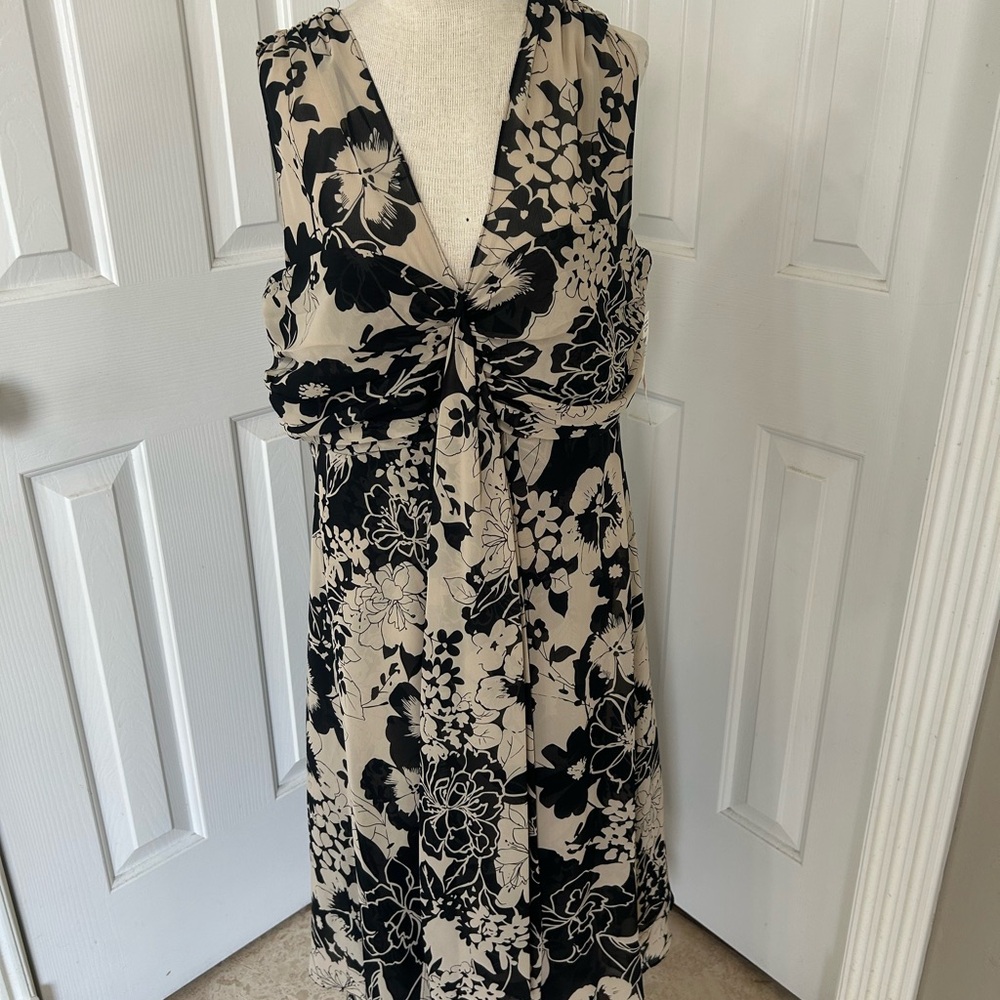 R&M Richards Black and Cream Plunge Sundress